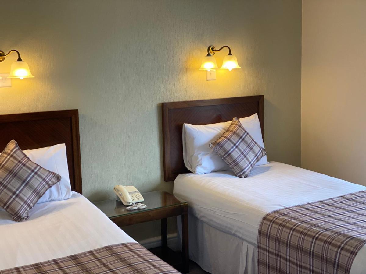Hotel The Hand